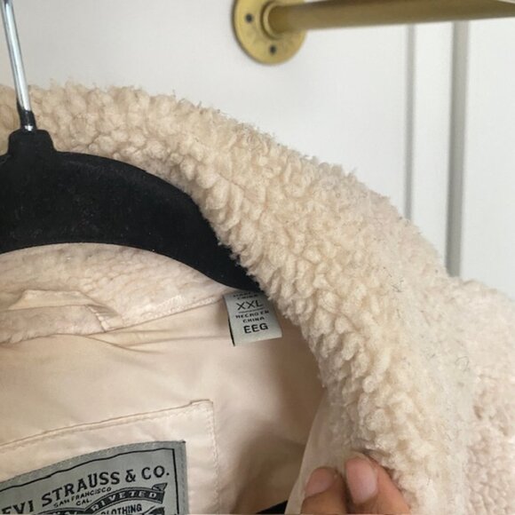 Levi's Sherpa Oversized Cream Color Jacket - XXL - Picture 3 of 13
